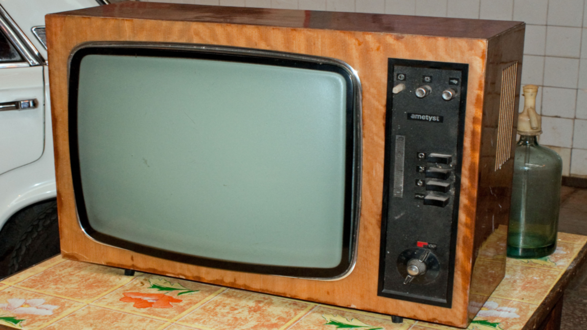 pierwsze telewizory w polsce nazwy ametyst