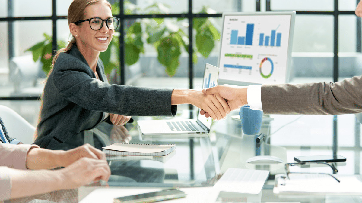 Monitoring cen w e-commerce – jak technologia pomaga wygrywać z konkurencją