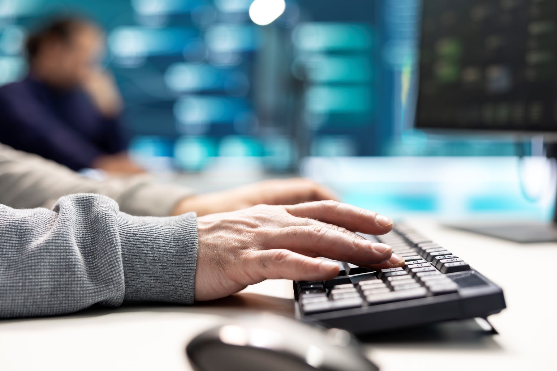 Kim jest współczesny technik informatyk? Umiejętności, certyfikaty i ścieżka kariery w erze AI